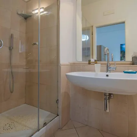 ベッド＆ブレックファスト 4* サレルノ