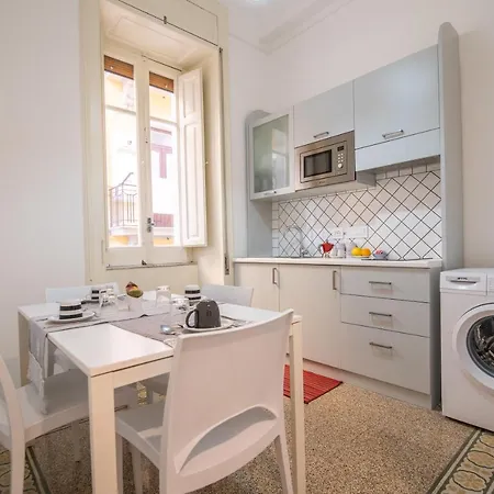 Bed&Breakfast Salerno Oda ve Kahvaltı