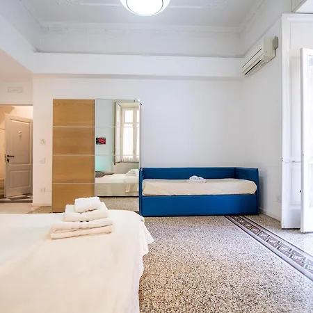 Bed&Breakfast Salerno Oda ve Kahvaltı